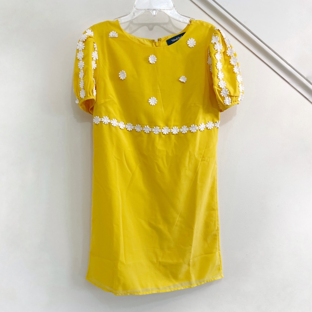 ModCloth 1960s Sunshine & Daisies Minidress